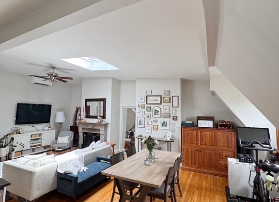 8 WORCESTER SQ
