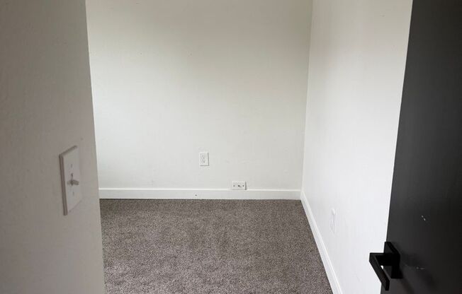 3 bedroom home with porch and shop!!