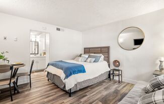 Studio, 1 bath, 300 sqft, $979, Unit 15