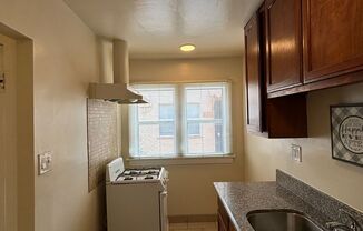 Studio, 1 bath, $1,550, Unit 814 1/4