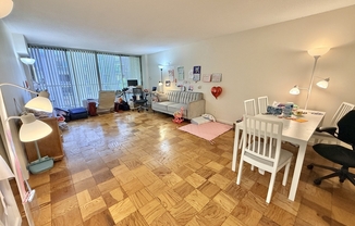1 bed, 1 bath, 880 sqft, $2,950, Unit 424