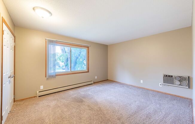 1075 Waterloo Ave