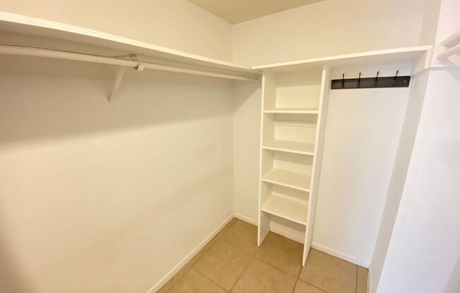 1 bed, 1 bath, $1,200, Unit UNIT 62