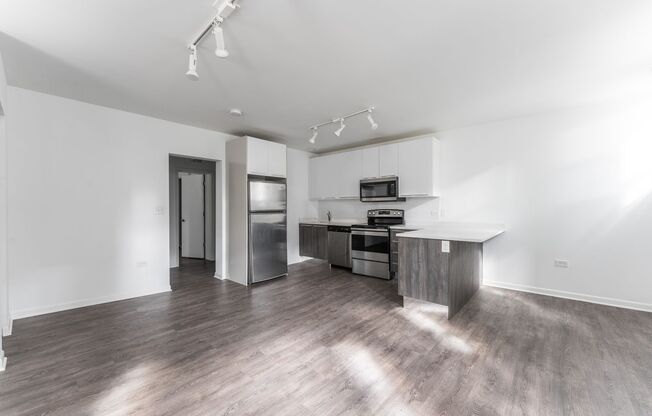 1 bed, 1 bath, $1,795, Unit 102
