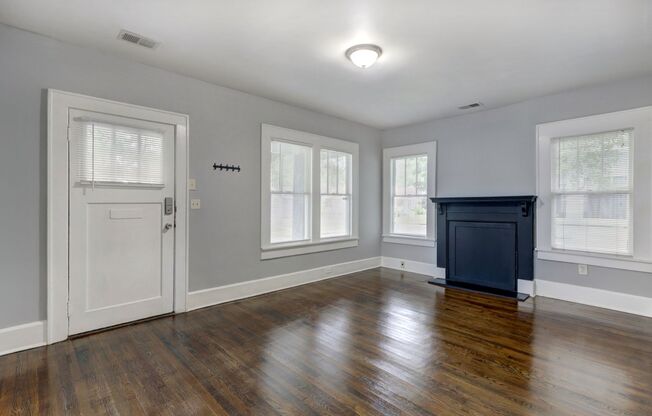 Large 3BR/2BA Downtown Home Walking Distance to Daffin Park