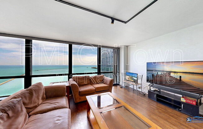 910 N Lake Shore Dr