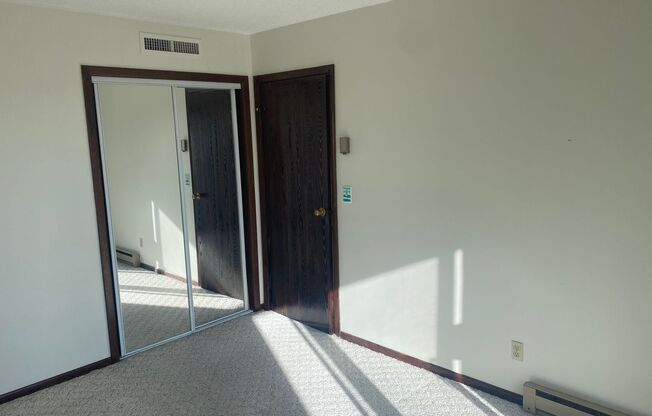 2 beds, 1.5 baths, $1,000, Unit #404W