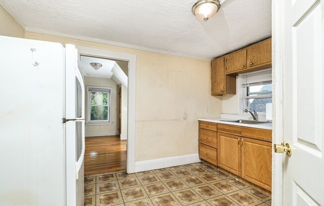 14 16 EDITH AVE