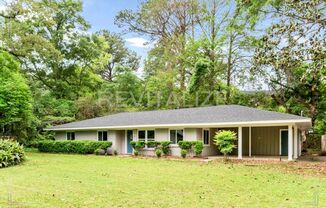 **Half-off Deposit!** Beautiful Renovated 3 Bedroom/2 Bathroom Home in West Mobile!