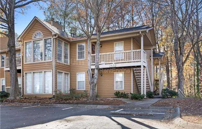 906 COUNTRY PARK DR