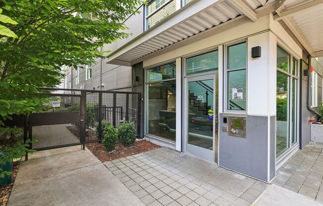 1404 Boylston