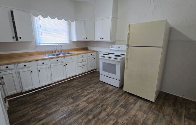 3 Bed - 2 Bath Home, Muncie's North Side!
