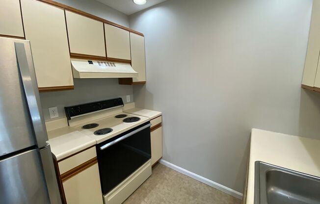 2 beds, 2 baths, 1,350 sqft, $1,525, Unit 26