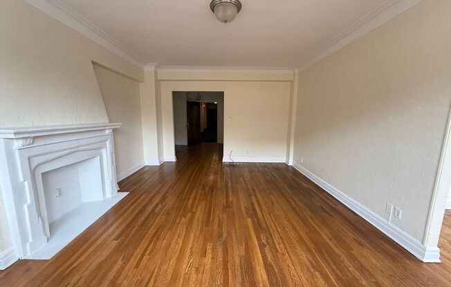 2 beds, 2 baths, 1,303 sqft, $2,400, Unit New King Edward  201