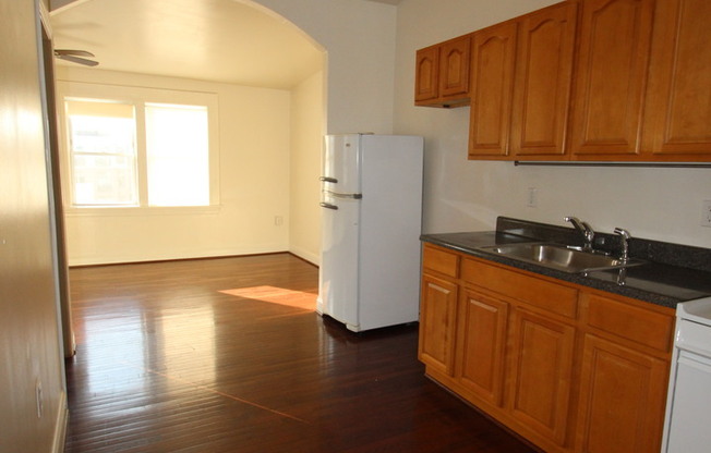 1 bed, 1 bath, 10 sqft, $1,050, Unit #9