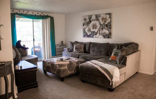 Welcome to Kingston Place Apartments