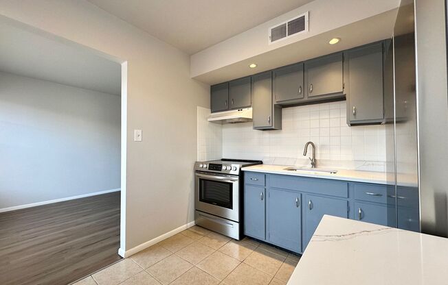 1 bed, 1 bath, 800 sqft, $895, Unit 4133-2F