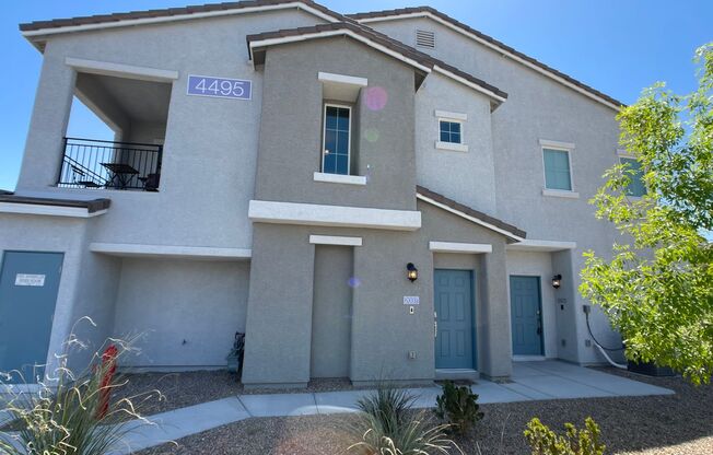 GATED 3 BED 2.5 BATH 2 CAR GARAGE TOWNHOME W/ LOFT + BED & SHOWER DOWNSTAIRS IN NLV