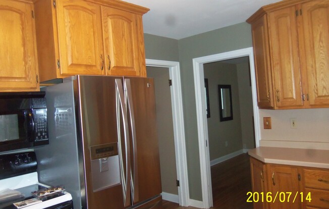 2 beds, 1 bath, $1,300