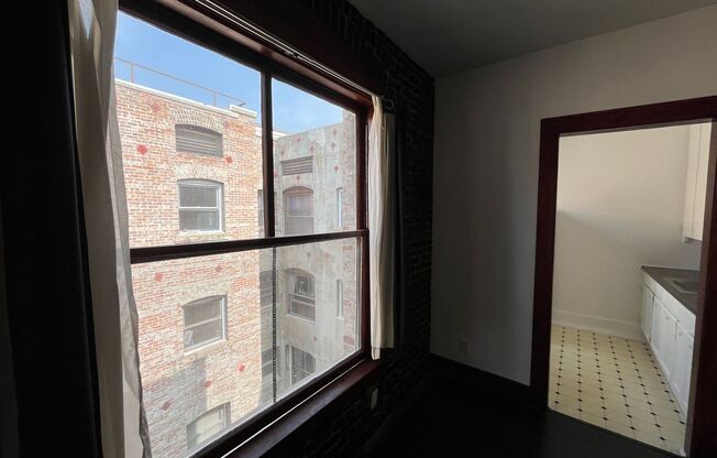 Studio, 1 bath, 350 sqft, $1,475, Unit I516