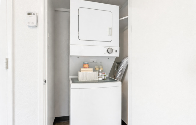 1 bed, 1 bath, 607 sqft, $1,199, Unit 1080