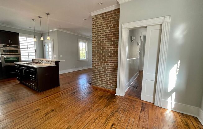 Available Now! Stunningly Remodeled 3 BR/2.5 BA Available in Downtown Charleston!