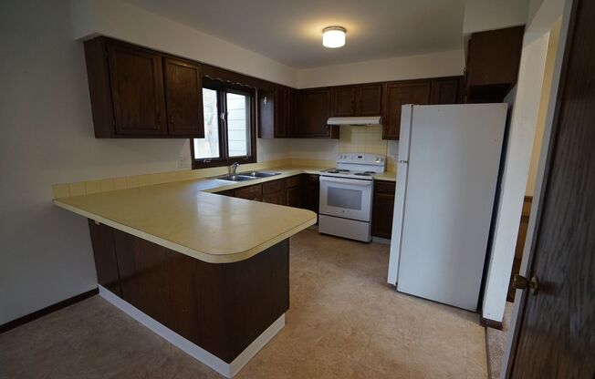 2 beds, 1 bath, $1,525, Unit 5322