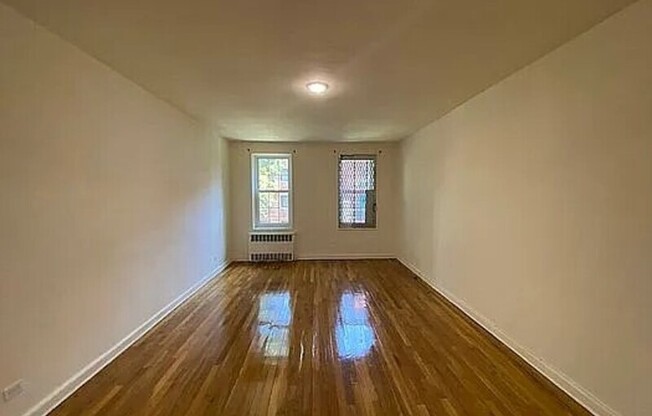 140-35 Burden Crescent