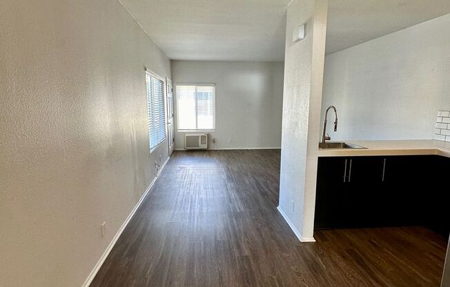 1 bed, 1 bath, $2,100, Unit UNIT H