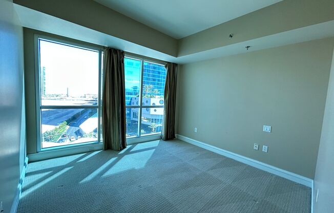 2 beds, 2 baths, $2,300, Unit # 707