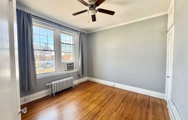 1 bed, 1 bath, $1,095, Unit 220