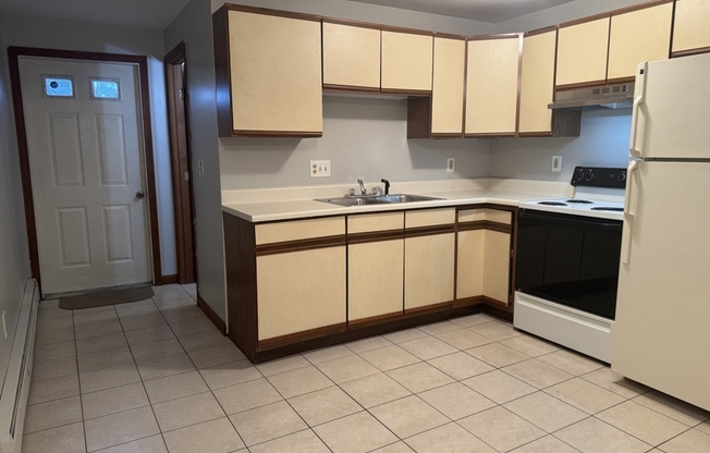 2 beds, 1 bath, 800 sqft, $1,550, Unit A