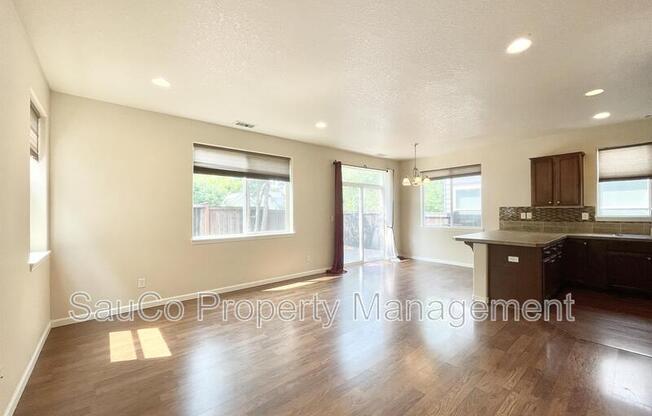 321 NE 66 AVE