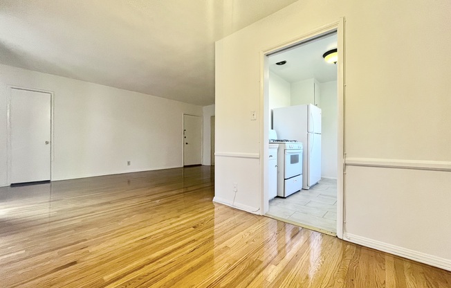 2 beds, 1 bath, $2,695