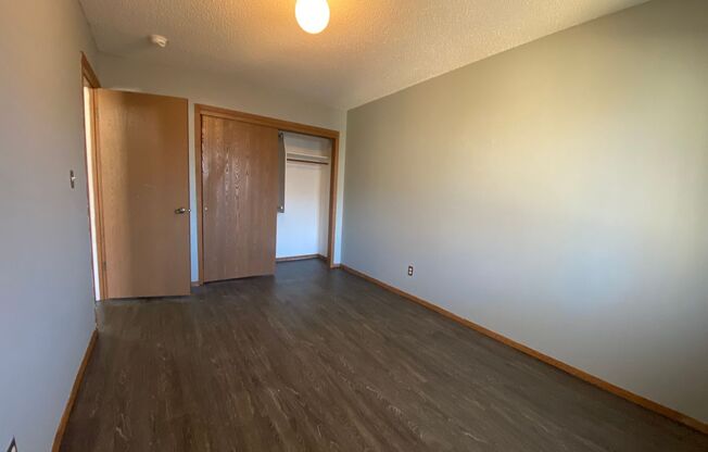 2 beds, 1 bath, $1,000, Unit #06