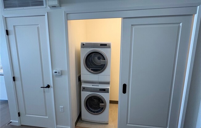 1 bed, 1 bath, 840 sqft, $3,400, Unit 1108