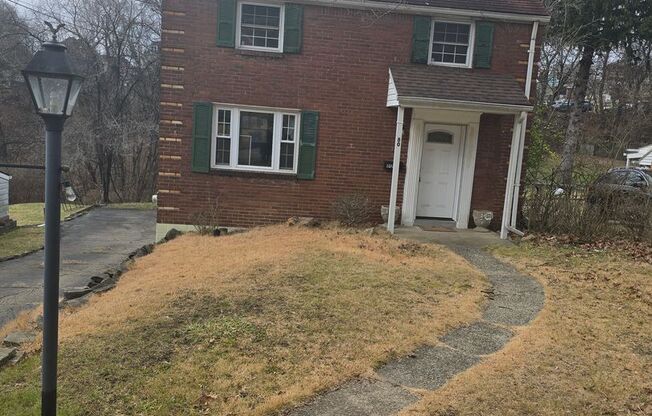 3 Bedroom House Minutes from Parkway in Penn Hills