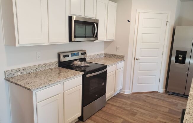 Newer 4 Bedroom, 2 Bath Smart Home located in the perfect location of Pensacola!