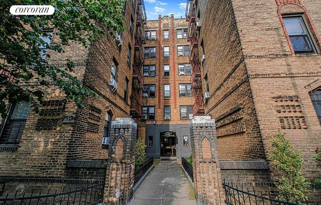 1543 West 1st Street