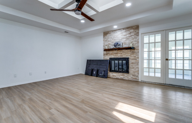 105 DOUGLAS DR
