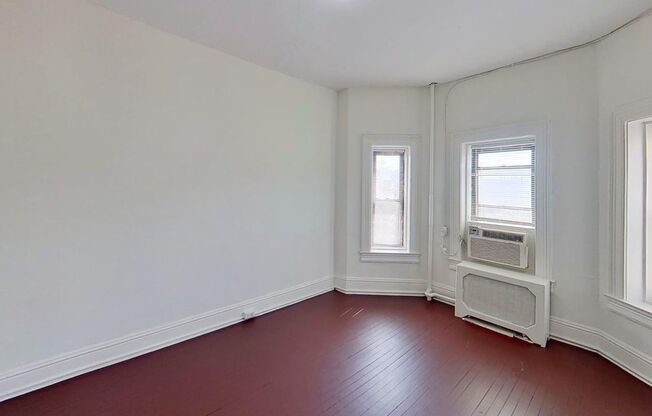 3 beds, 1 bath, 1,225 sqft, $2,199, Unit 1301-43