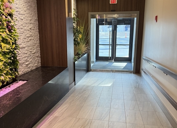 1 bed, 1 bath, 619 sqft, $3,500, Unit 703