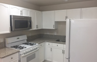 Perfect 2 bed/2 bath condo in Summerlin!