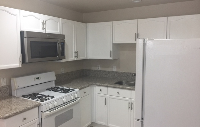 Perfect 2 bed/2 bath condo in Summerlin!