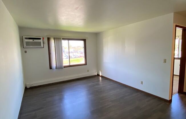 2 beds, 1 bath, 800 sqft, $1,250, Unit 5006-1