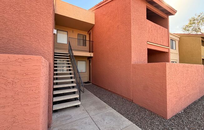 One & Two bedroom, 1 bath units near the light rail in Tempe Available!