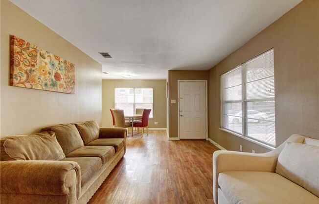 3 beds, 1 bath, $2,595, Unit Unit B