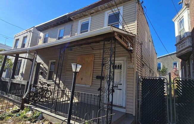 2 beds 1 bath large property with big yard