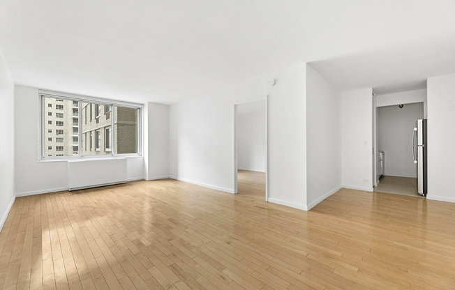 1 bed, 1 bath, 700 sqft, $6,000, Unit 8J