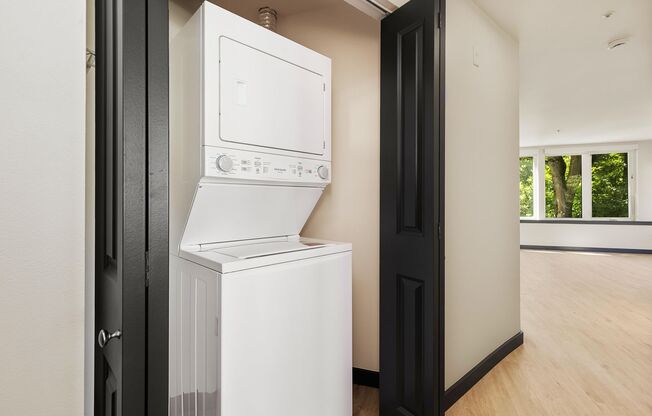 2 beds, 2 baths, 886 sqft, $3,295, Unit 101